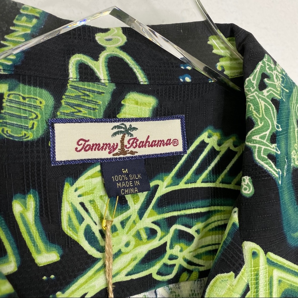 NWT Men’s Hotel Tommy Bahama Silk Button Up - Picture 4 of 6